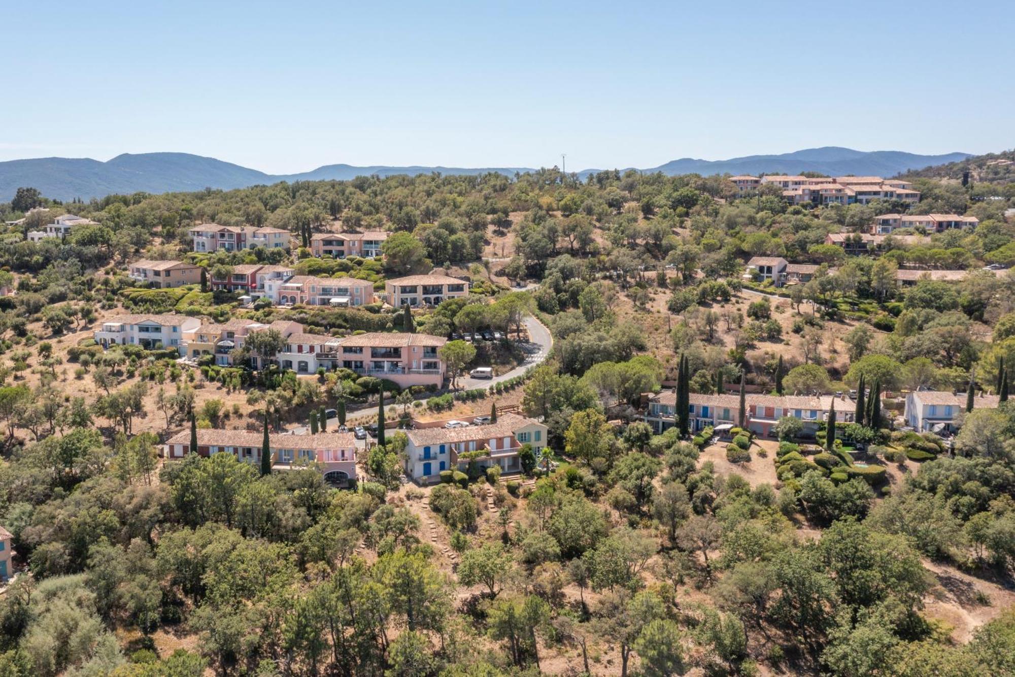 Residence Pierre & Vacances Les Restanques Du Golfe De Saint-Tropez Grimaud Exterior foto