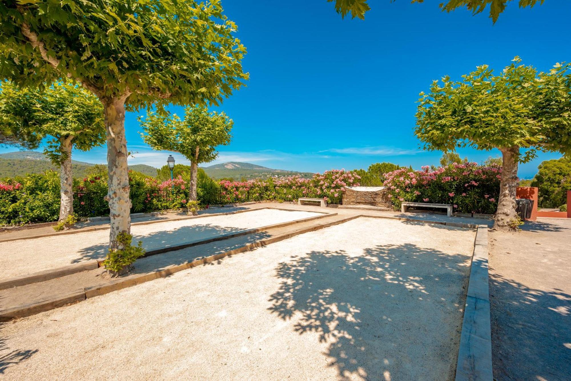 Residence Pierre & Vacances Les Restanques Du Golfe De Saint-Tropez Grimaud Exterior foto