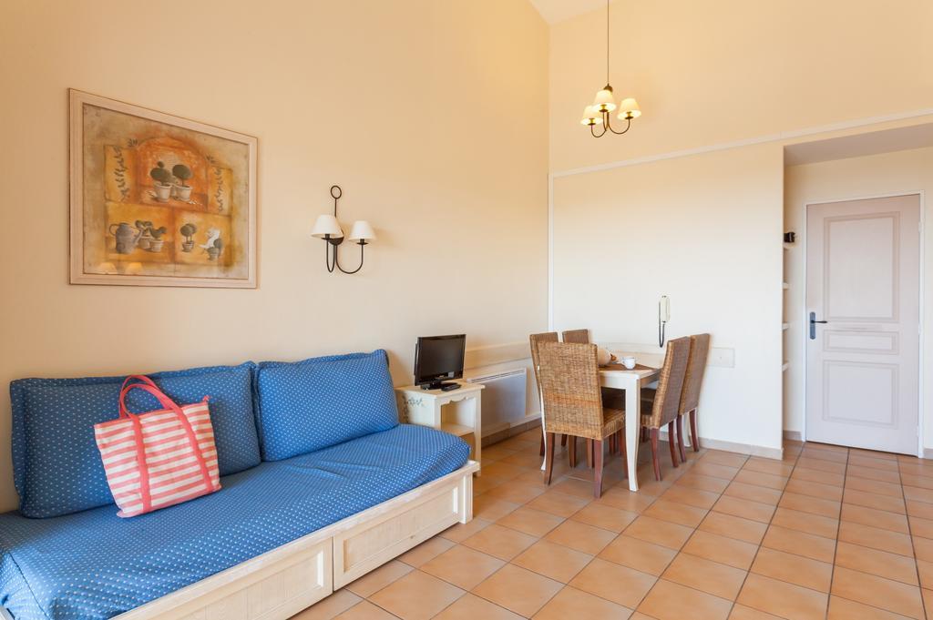 Residence Pierre & Vacances Les Restanques Du Golfe De Saint-Tropez Grimaud Zimmer foto